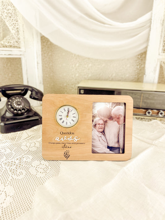 Moldura Relógio em Madeira para Avós com Fotografia e Acrílico Branco