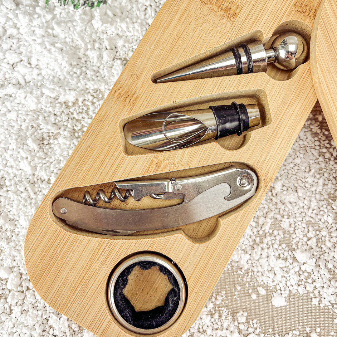 Set de Vinho em Forma de Garrafa