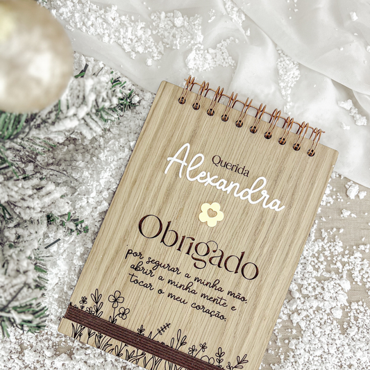 Bloco de Notas com Detalhe Dourado (A5)