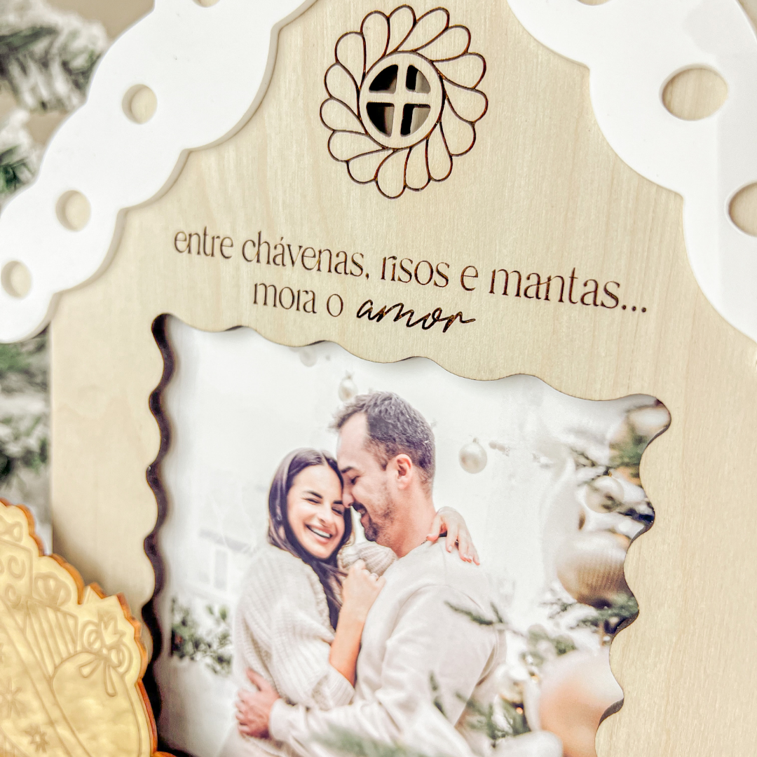 Moldura Casa com Trenó Família 10x10cm