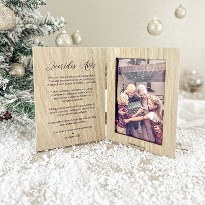 Moldura Livro em Madeira com Árvore e Corações Dourados – Prenda de Natal Personalizada para Avós