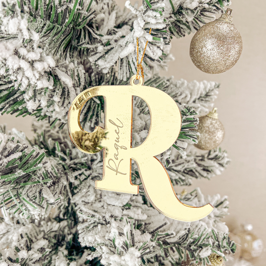 Ornamento Nome em Acrílico Dourado (9x10cm)