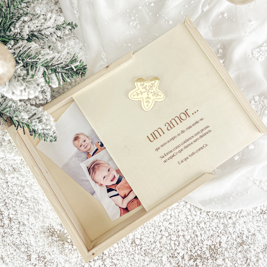 Caixa com Tampa de Correr e Estrela Dourada