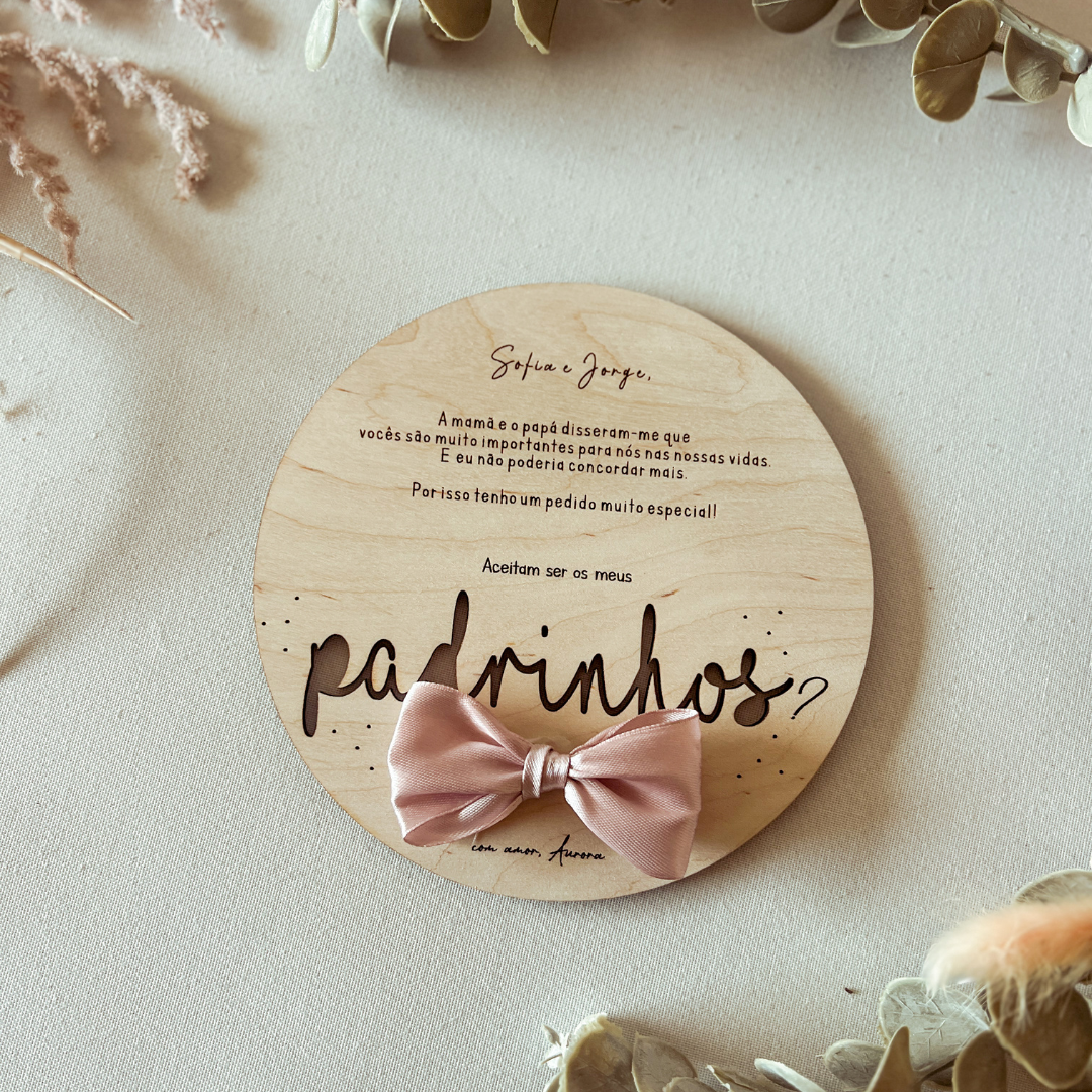 Convite Personalizado em Madeira para Padrinhos de Batizado