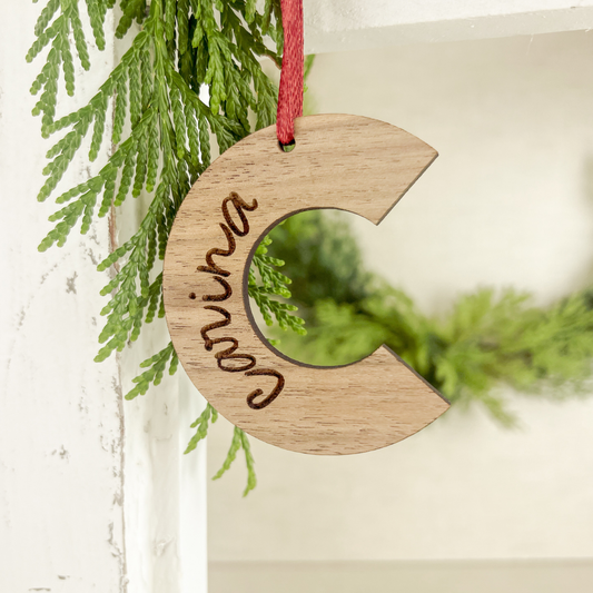 Ornamento Personalizado em Nogueira – Nome
