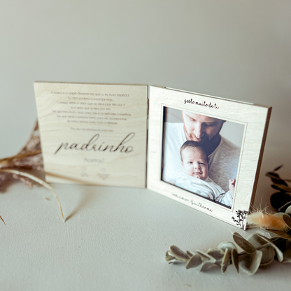 Convite para Padrinho de Batizado em Moldura-Livro Quadrada com Nome e Fotografia