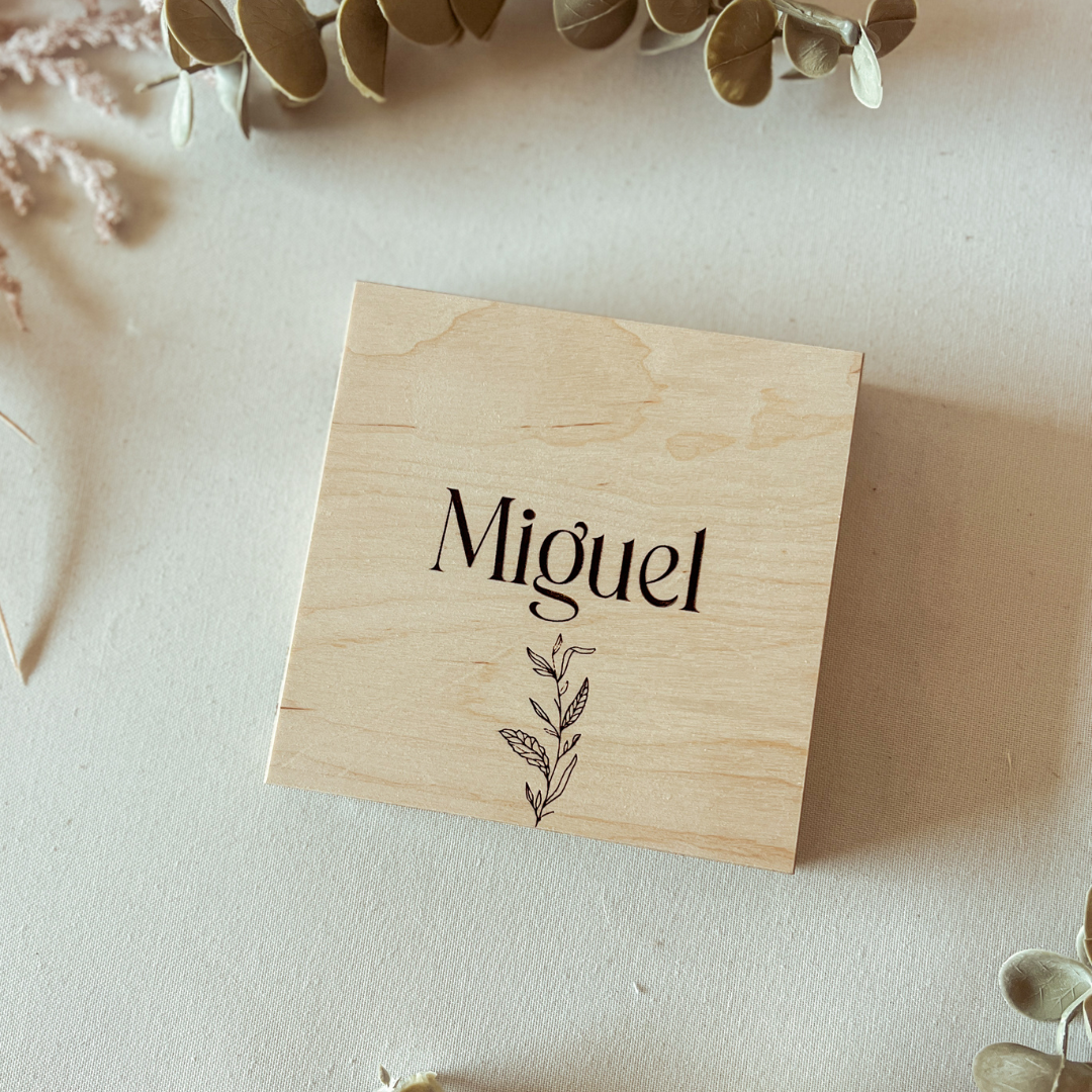 Convite para Padrinho de Batizado em Moldura-Livro Quadrada com Nome e Fotografia